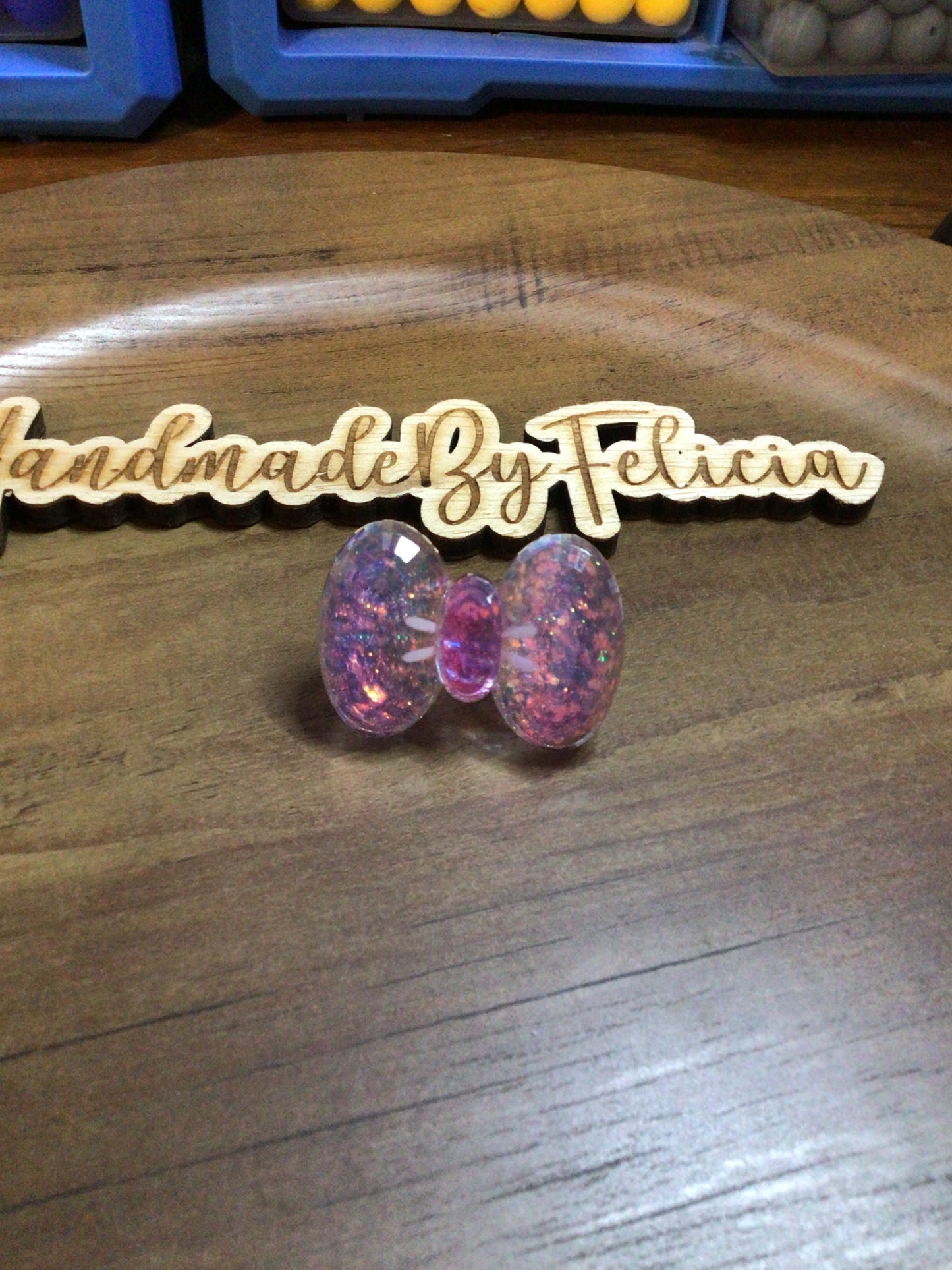 Pink acrylic bow straw bow