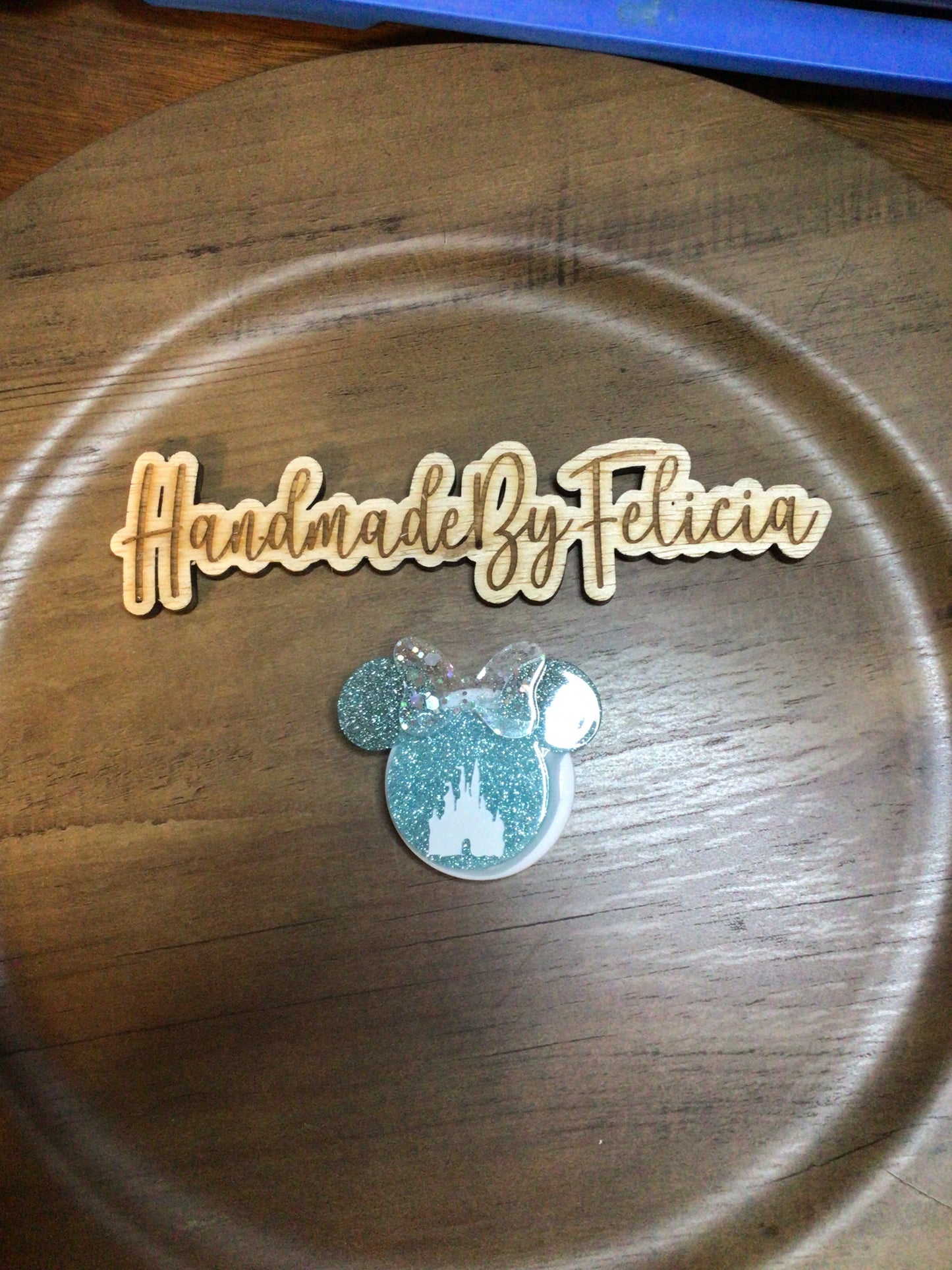 Mouse teal gripper
