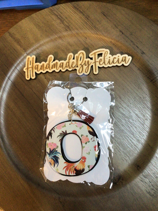 Letter O color chicken keychain