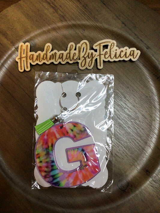 Letter G tie dye keychain
