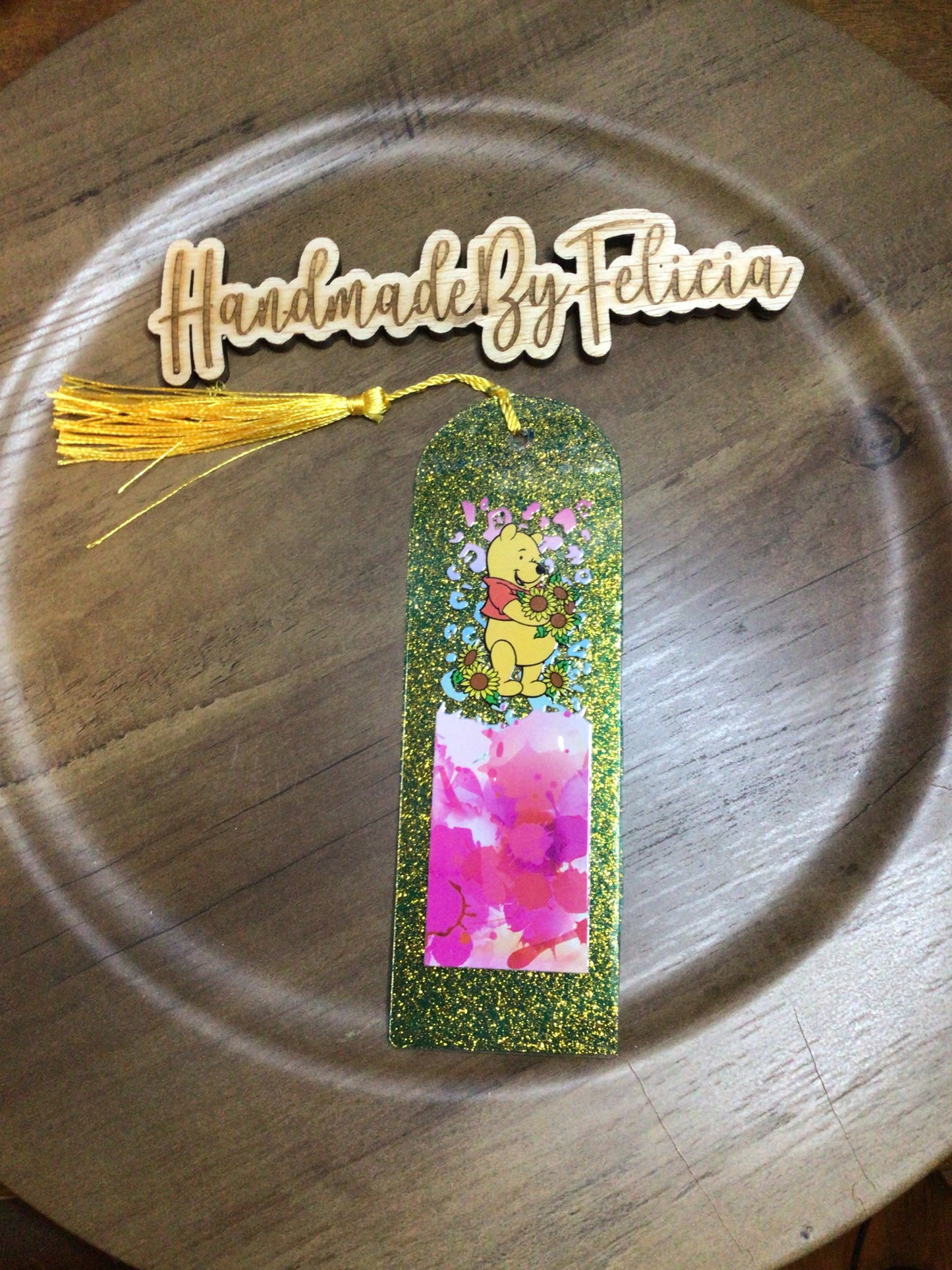 Bear bookmark green