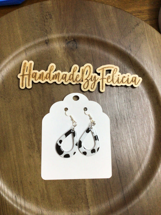 Cow patterns acrylic earrings